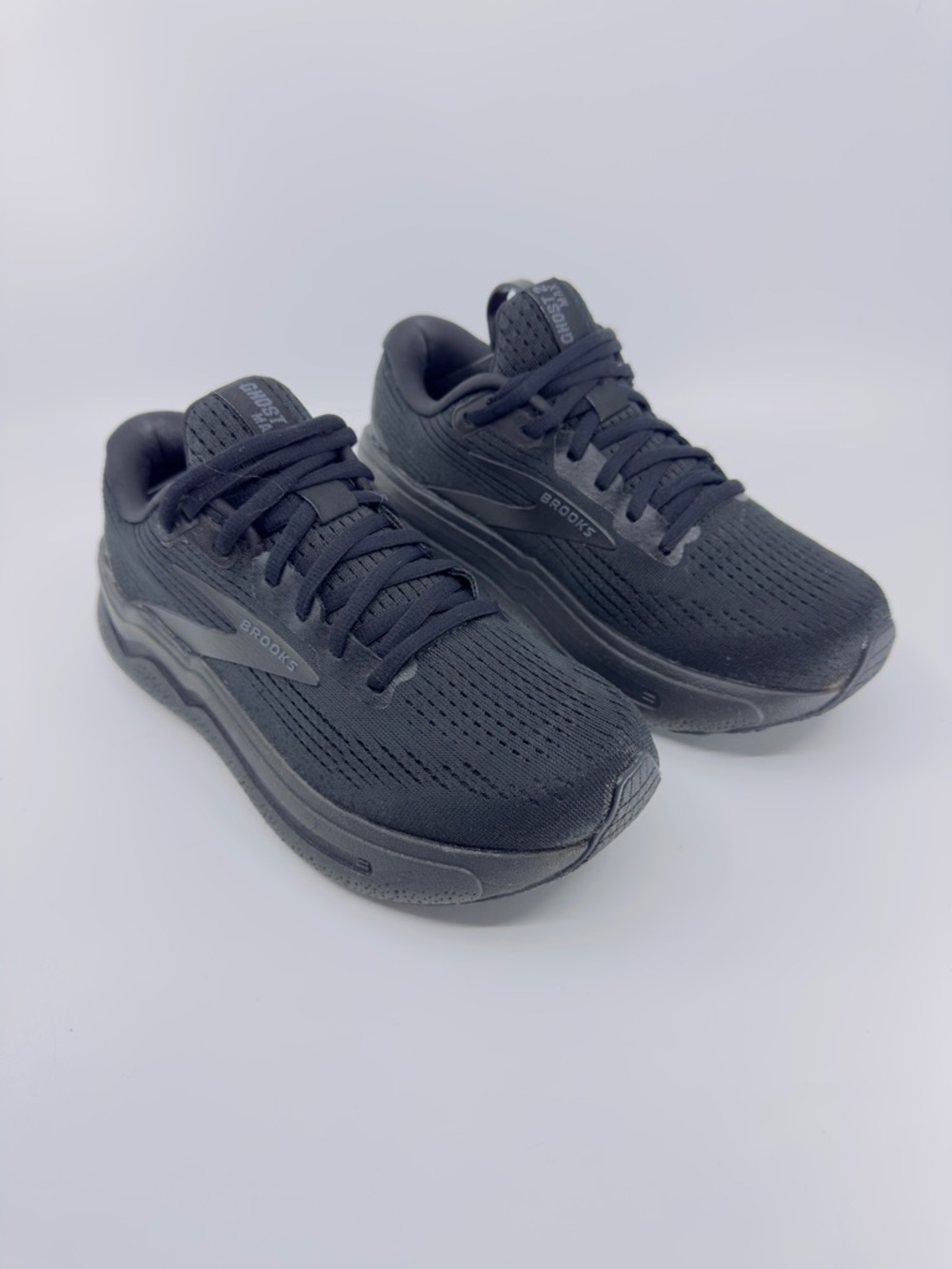 Brooks Ghost Max 2, Color Black/Black Women’s SZ 6.5